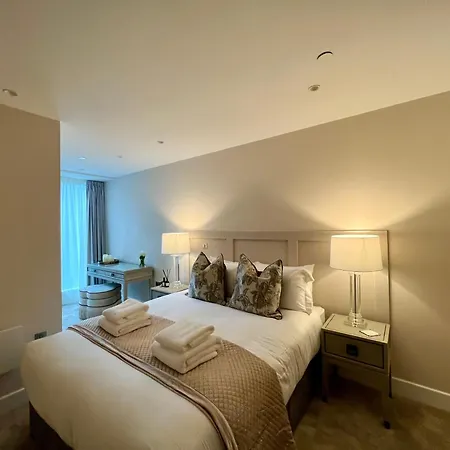 The Noir Blanc Retreat At Ryedale House Lejlighed York