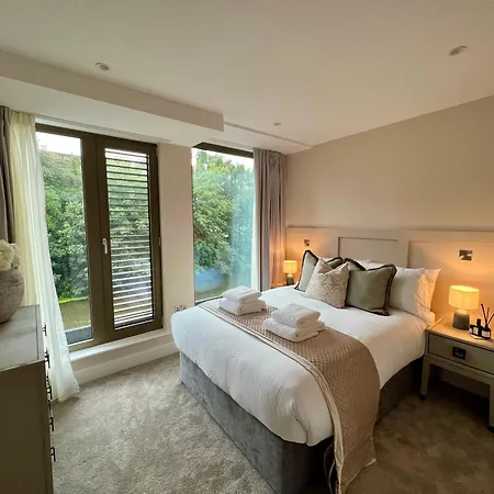 The Noir Blanc Retreat At Ryedale House Lejlighed York