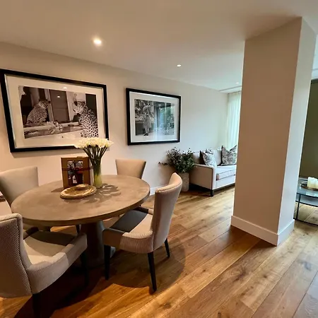 The Noir Blanc Retreat At Ryedale House * York