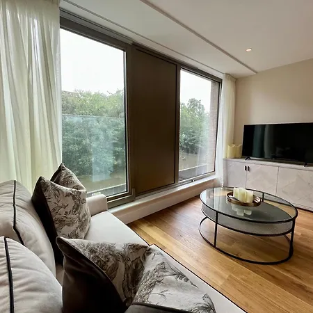 The Noir Blanc Retreat At Ryedale House Appartement York